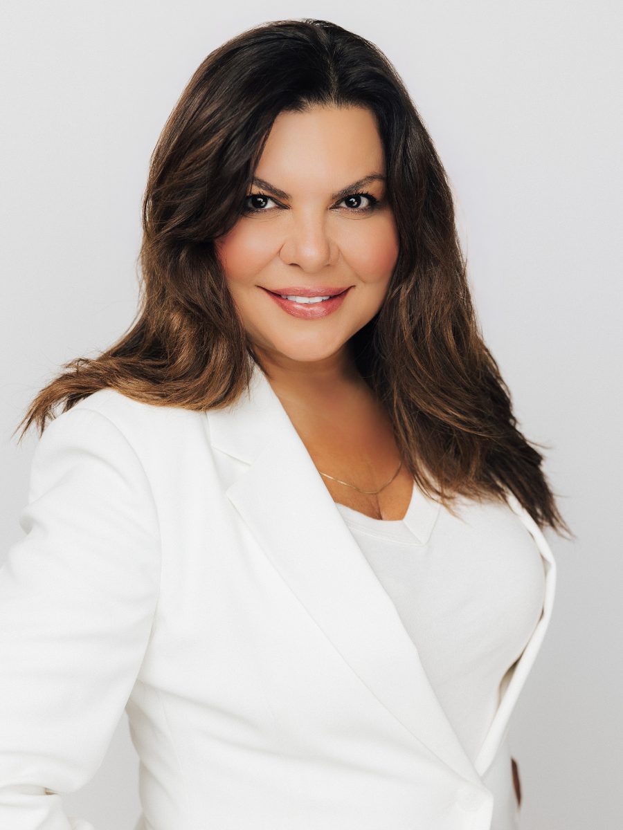 Vivian Peterson Headshot